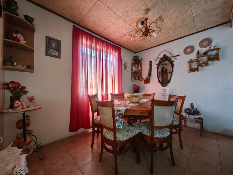 6 Bedroom Property for Sale in Roosendal Western Cape